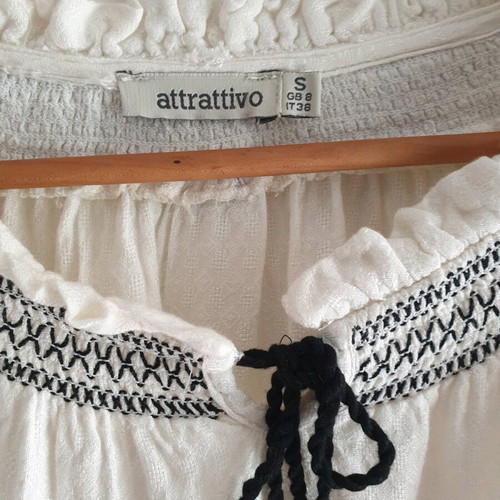 Attrattivo blouse small beige white, cotton like new unworn