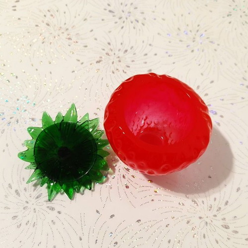 Strawberry decoration made of liquid glass new, size 9 x 7.5 cm
