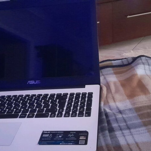Asus laptop used with 4GB memory and 500GB storage