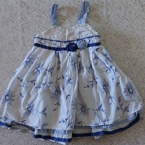 Dress Marasil used for 12 months adjustable straps