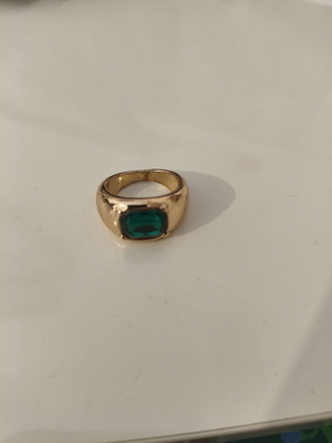 Vintage Chunky Ring with Emerald Green Stone, Like New