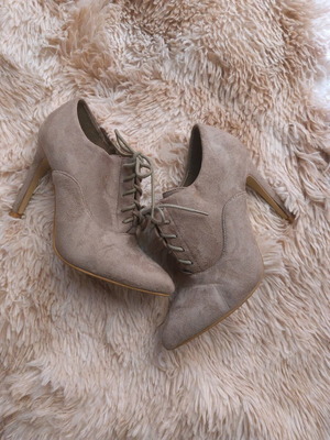 Women's ankle boots used, beige, size 37