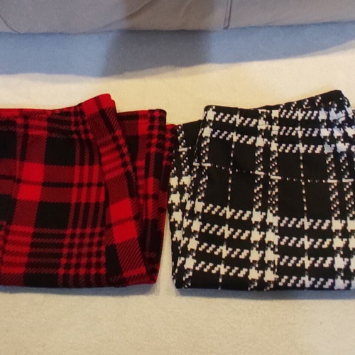 Mini skirts Shein like new, size S, black and red, set of 2