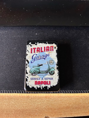 Αναπτήρας σαν καινούργιος με σχέδιο Italian Garage Napoli