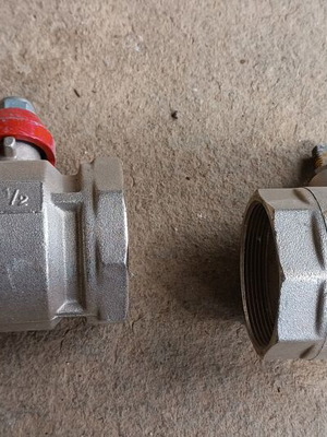 Valves 2 1/2'' new, set of 2 pieces