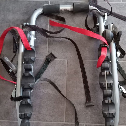 Car rack for bicycle and snow chains like new