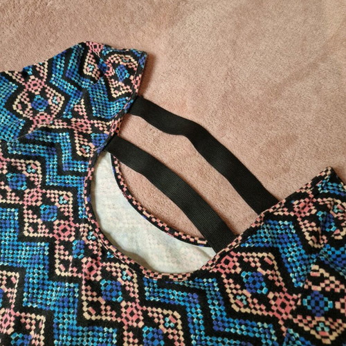Crop top like new, colorful shirt, size S