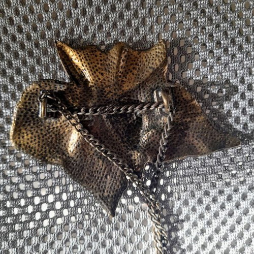 Set of earrings and necklace like new, bronze color