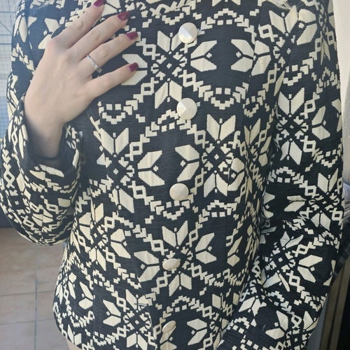 Mid-length jacket like new, size 50, beige black pattern