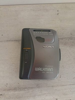 Sony Walkman WM-FX123 cassette player used, radio and cassette