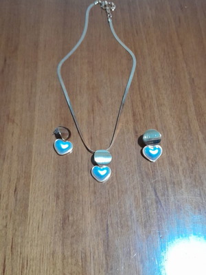 Jewelry set necklace earrings new gold color for pierced ears