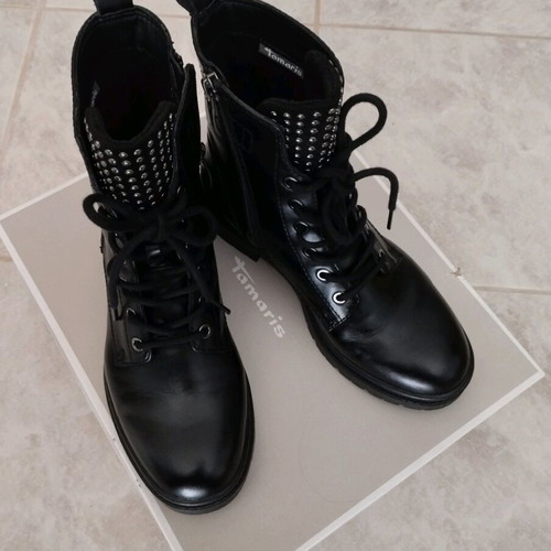 Tamaris ankle boots like new, size 36, black with studs