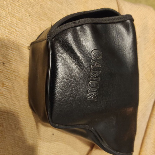Canon EOS 1000F vintage film camera like new with case