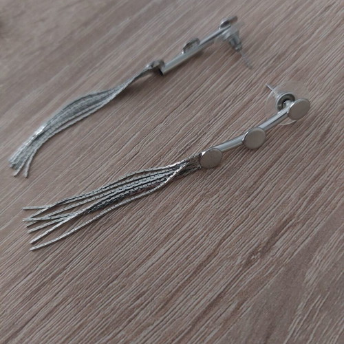 Earring set like new, gold and silver color, two pairs