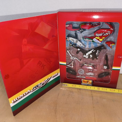 Maisto Diecast Kit Honda RC211V Moto GP 2006 new