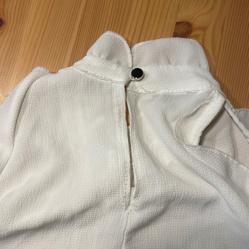 White blouse Made in Italy with ruffles and cuff buttons used