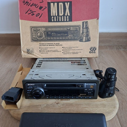 Sony MDX-C670RDS MiniDisc car stereo like new with box and remote