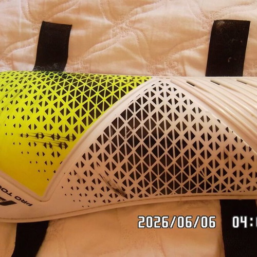 Pro Touch 30 shin guards like new