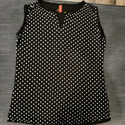 Polka dot blouse like new, size M, black and white