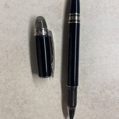 Montblanc pen like new with box