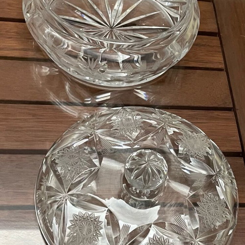 Crystal vintage fondue pot in like-new condition with lid