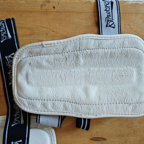 Olympus sport small shin guards used