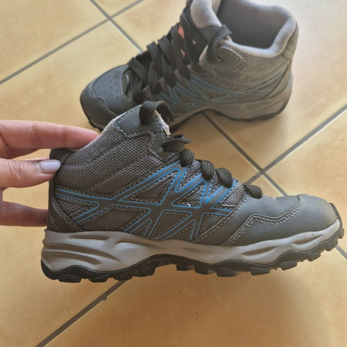 The North Face kids boot like new, gray, sizes 33-36