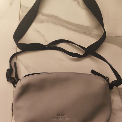 Ucon Acrobatics crossbody bag used, lilac
