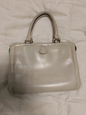 Leather shoulder bag used, beige with three compartments and zipper
