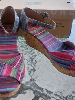 Toms platform sandals with cork and multicolor denim, like new