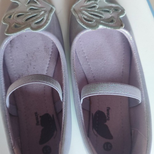 Lilac ballerinas size 31 like new with butterfly decoration