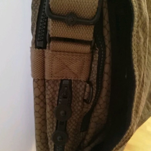 Kipling unisex shoulder bag like new with snake print 35x40