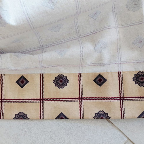 Curtain set with lambriken, like new