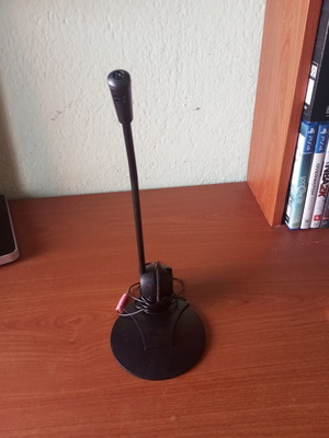 Trust desktop microphone like new