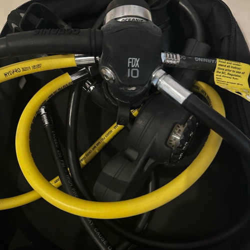Oceanic Diving Regulator new with case