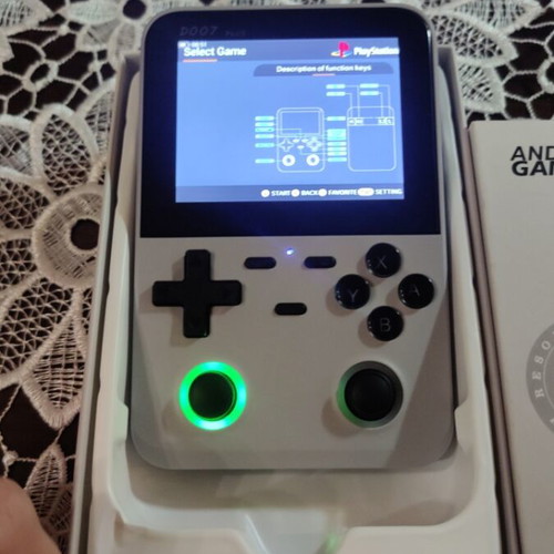 D-007 Plus handheld Android game console with memory card