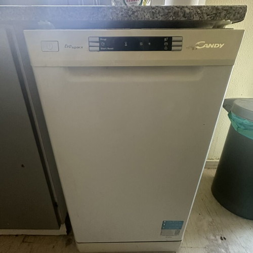 Candy dishwasher white for 10 place settings 45cm like new