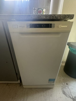 Candy dishwasher white for 10 place settings 45cm like new