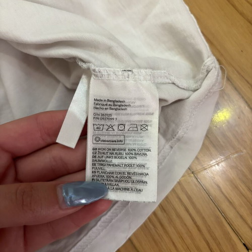 H&M T-shirt Go Your Own Wave graphic print, like new