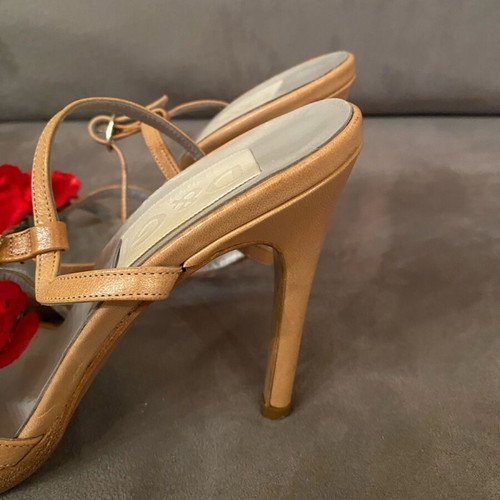 Dolce & Gabbana sandals with roses like new, beige
