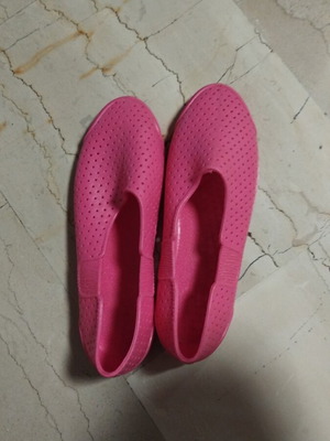 Water Shoes like new, size 38-39