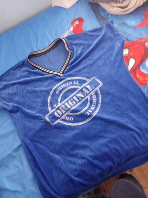 Blue velour short sleeve sweatshirt like new, size M