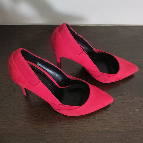 Red pumps size 38 like new
