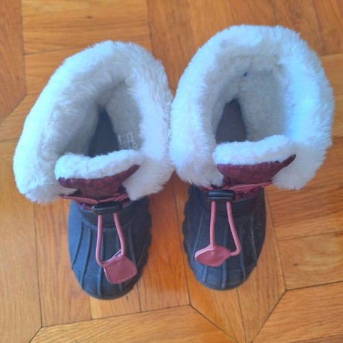 Kickers apres ski boots used for girl size 28