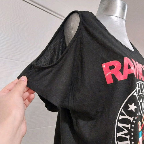 Ramones Rock Band Tee women's size 14 like new, black with colorful print