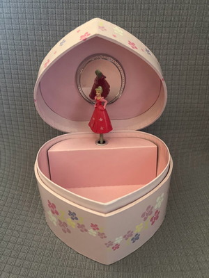 Children's jewelry box music box like new, white pink
