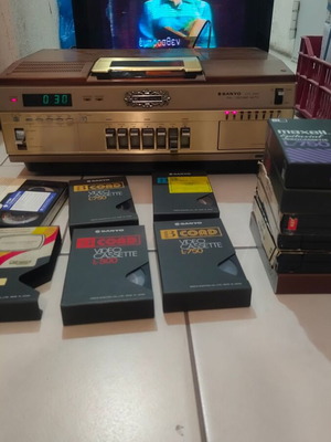 SANYO VTC-9350 βιντεοκασετόφωνο σαν καινούργιο με κασέτες Betamax