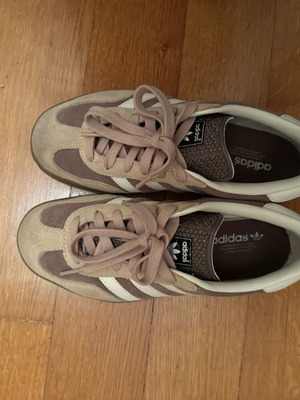 Adidas Gazelle αθλητικά σαν καινούργια, μέγεθος 37 1/3, μπεζ