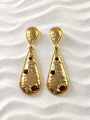 Handmade hammered earrings with gold-plated bronze and red crystals new