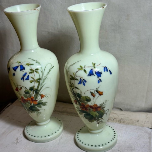 Pair of opaline vases used with uranium and embossed painting 19th century